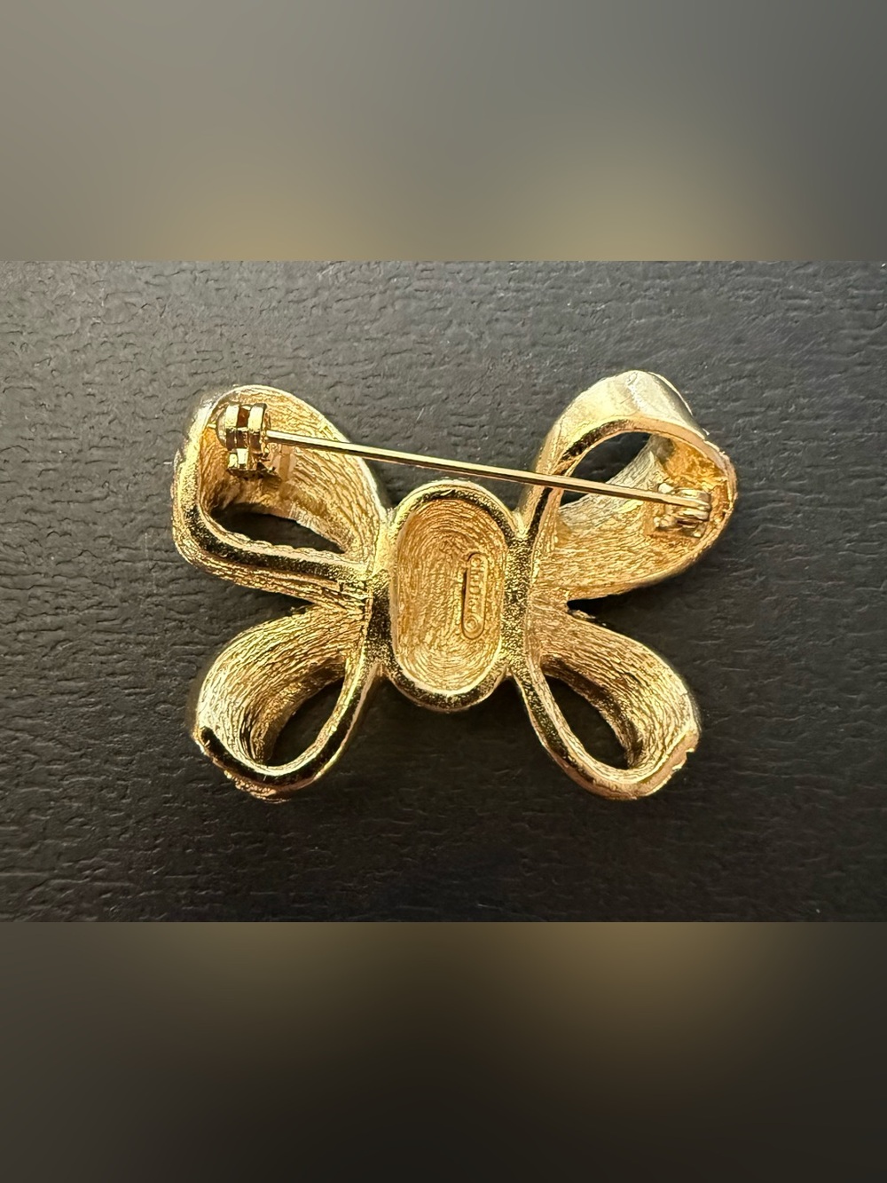 Vintage Christian Dior GP Gold Bow Crystal Pin Brooch - Picture 2 of 3
